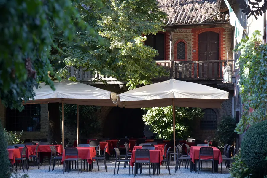 Courtyard tables